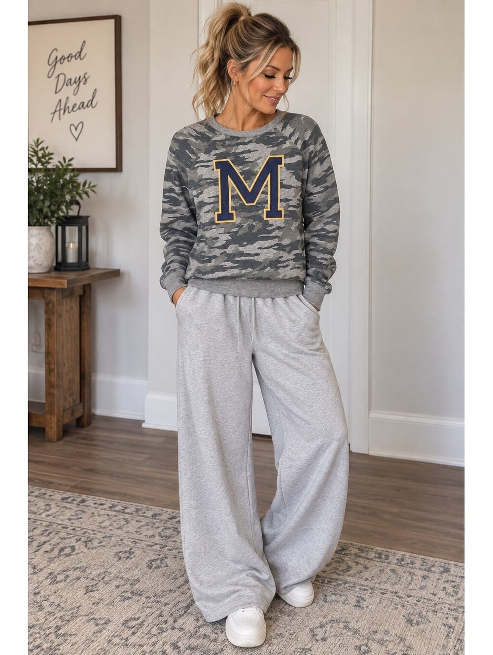 U of M Camo Crewneck Sweatshirt University Of Michigan Wolverines Small